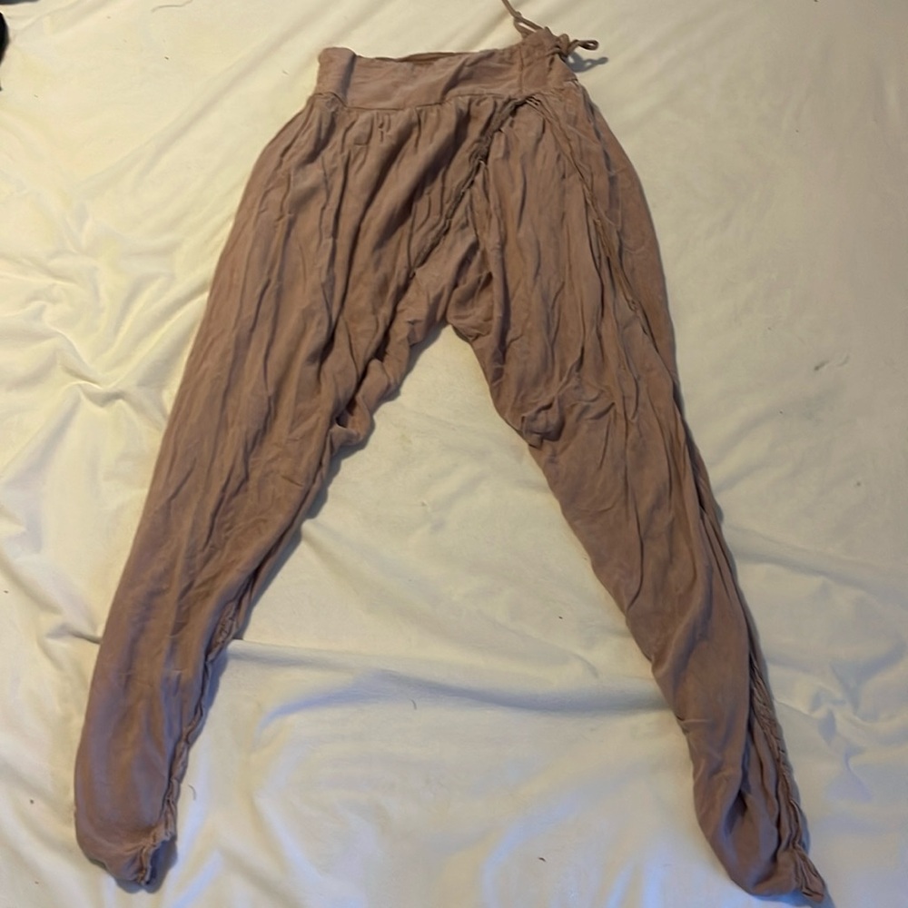 Super cute rose colored gaucho pants